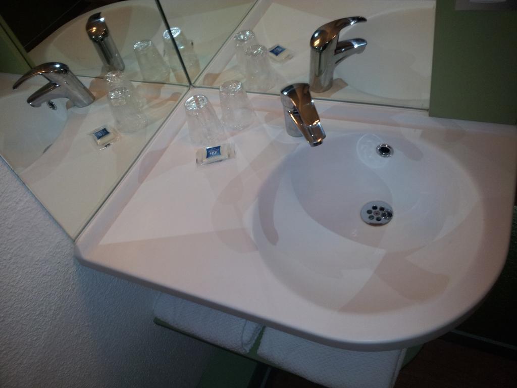 Ibis Budget Gennevilliers Asnieres Camera foto